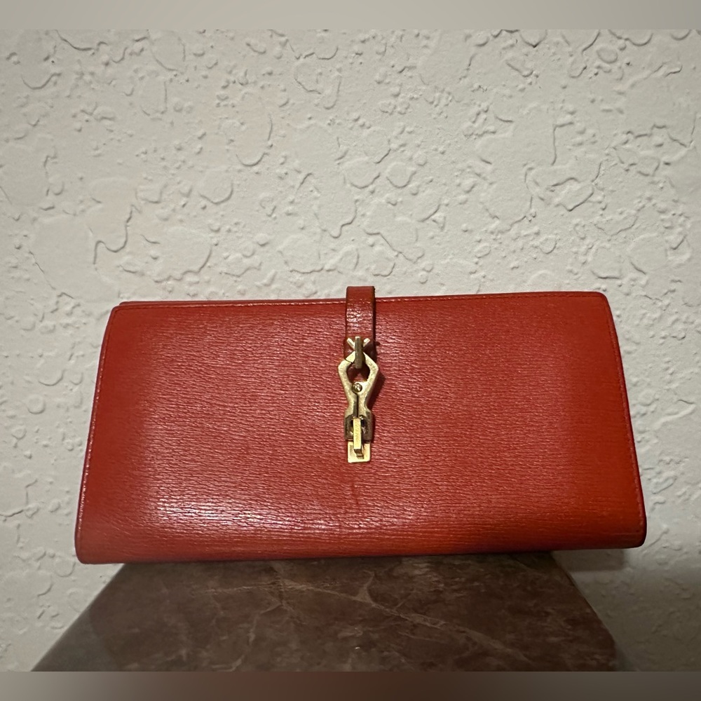 🎉SOLD🎉Authentic Gucci Jackie leather wallet in orange color